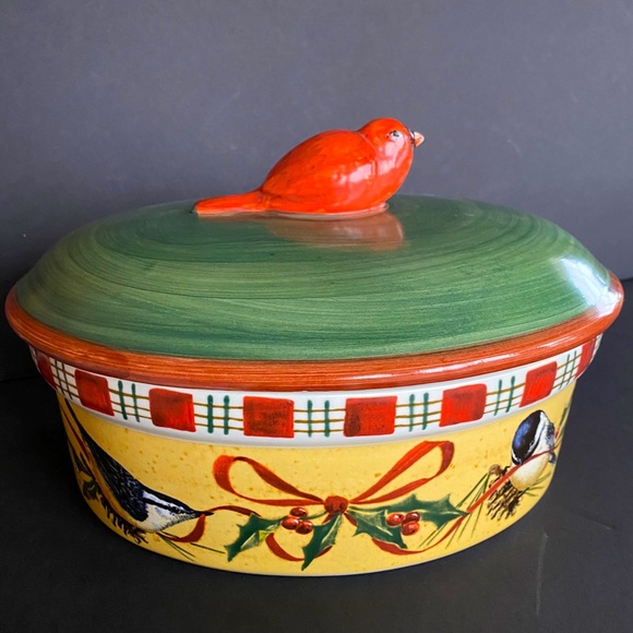 Lenox Everyday Winter Greetings covered 3qt baker
